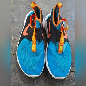 5.5Y Nike Flexrunner Kids Blue Black and Orange Slip-On Shoes